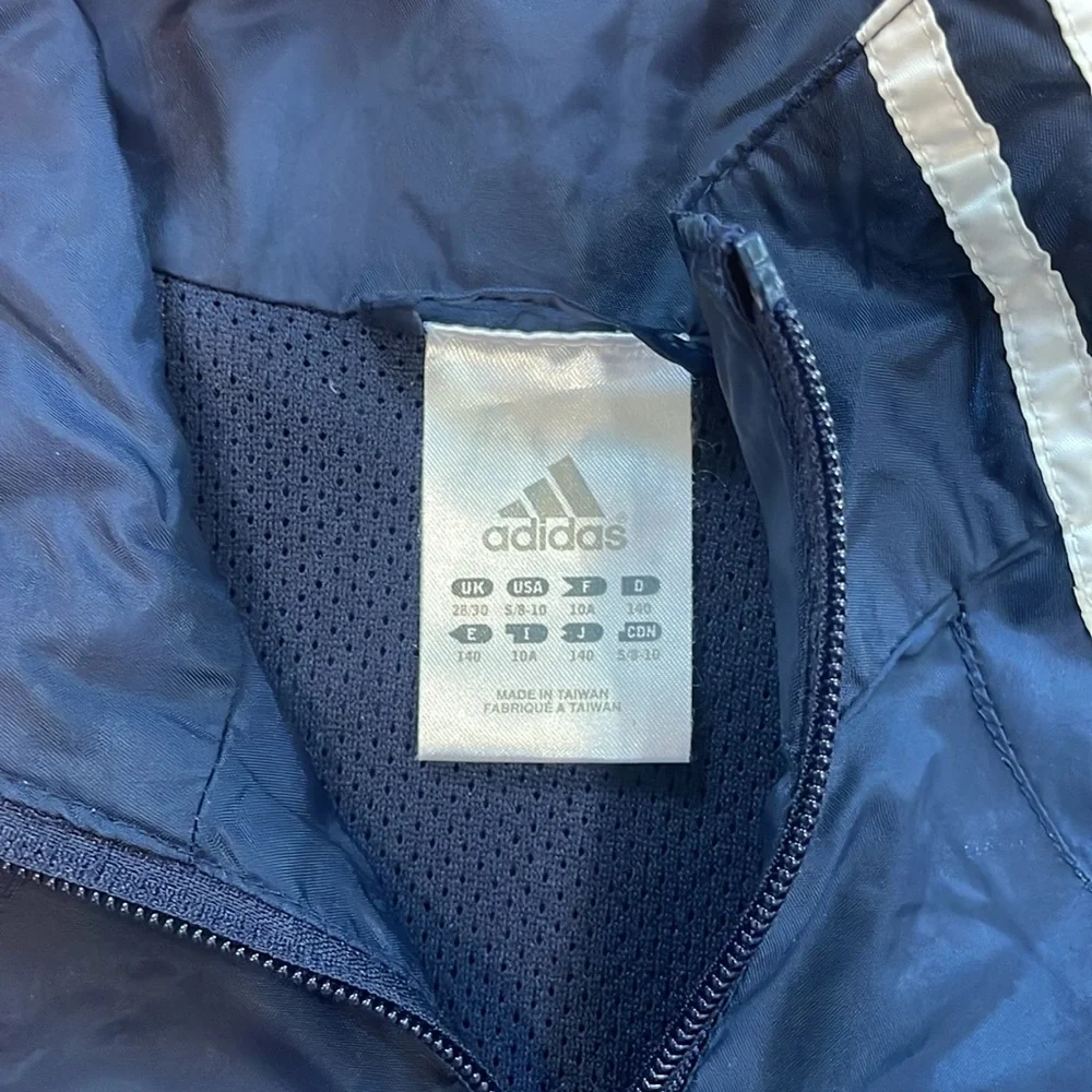Youth Notre Dame Fighting Irish Adidas Zip Up Windbreaker/Jacket. Size S 8-10.